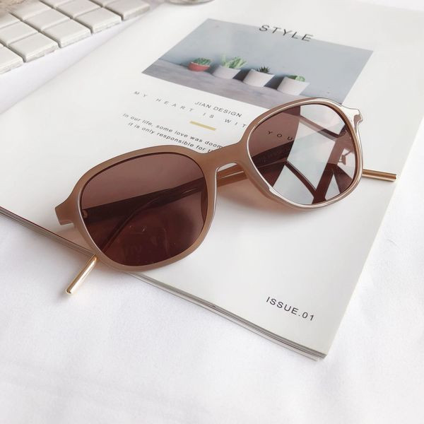 Sieviešu ikdienas saulesbrilles apaļā formā