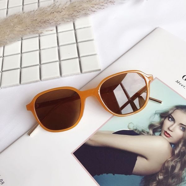 Sieviešu ikdienas saulesbrilles apaļā formā