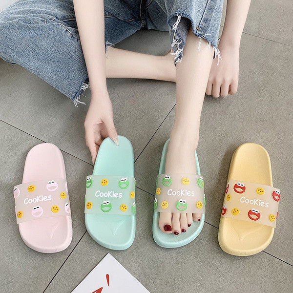 Ženske gumene papuče sa aplikacijom i natpisom