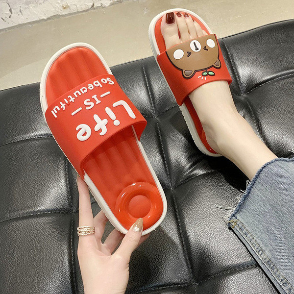 Ležerne ženske papuče sa natpisom i aplikacijom u obliku medvjeda