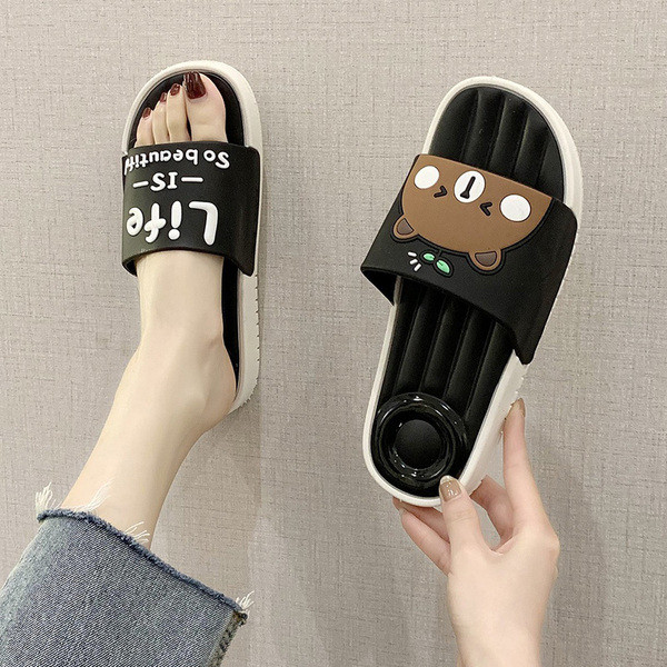 Ležerne ženske papuče sa natpisom i aplikacijom u obliku medvjeda