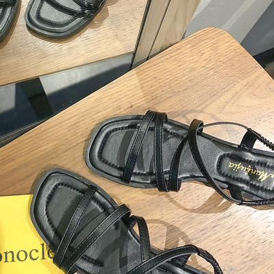 Alkalmi női szandál vékony pánttal, két modellben