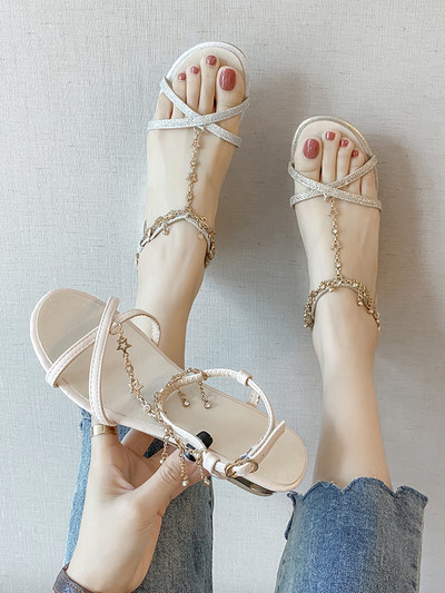Модерни дамски сандали с равна подметка и метални верижки