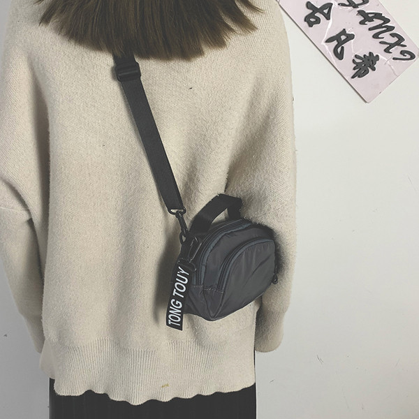 Sieviešu maza ikdienas soma