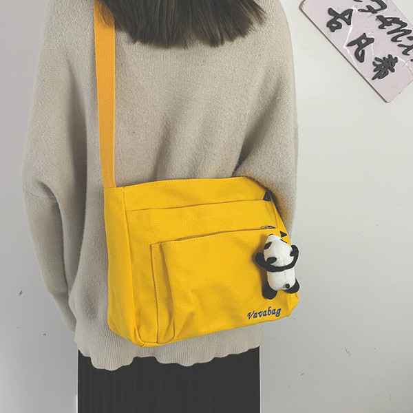 Sieviešu ikdienas soma ar priekšējo kabatu