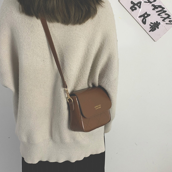 Stílusos női táska eko bőrből, négyzet alakú