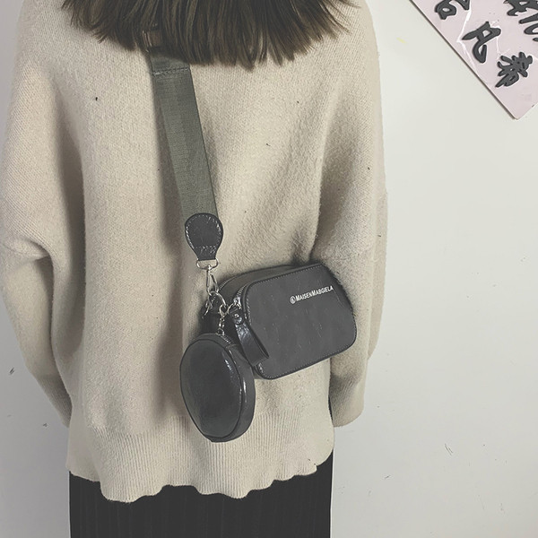 Sieviešu ādas plecu soma