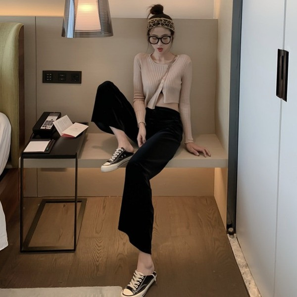 Széles női bársony nadrág magas derékkal