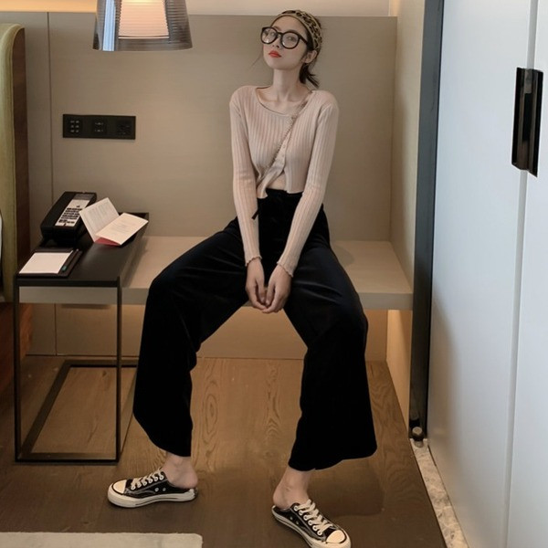 Széles női bársony nadrág magas derékkal