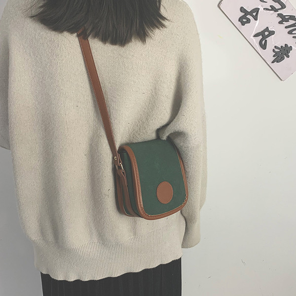 Sieviešu soma ar garu ādas rokturi