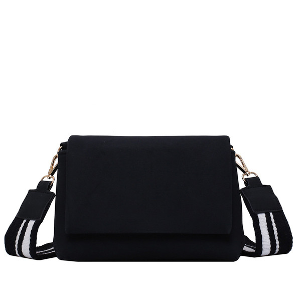 Sieviešu moderna soma ar platu garu rokturi