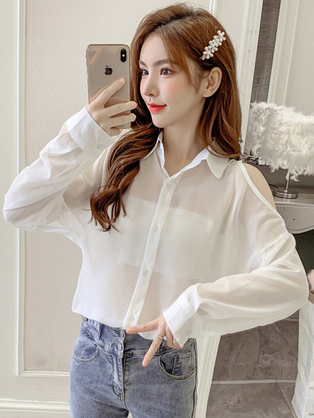 Ikdienas sieviešu krekls ar atkailinātiem pleciem un klasisku apkakli