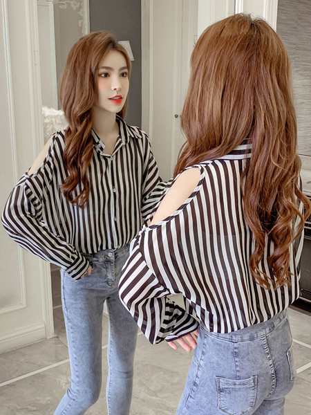 Csíkos női ing csupasz váll és hosszú ujjú