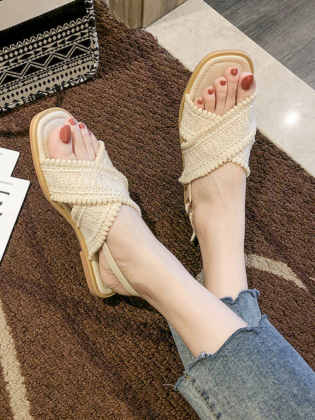 Bézs színű női szandál lapos talppal és keresztpánttal