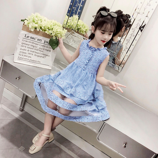 Bērnu kleita ar ziedu apdruku un tillu