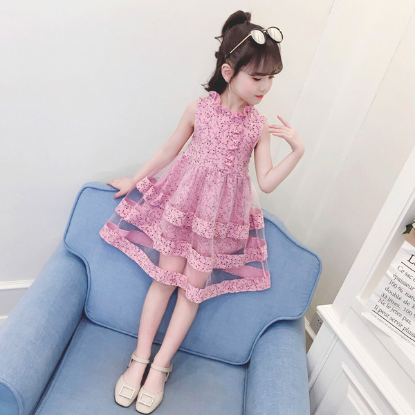 Bērnu kleita ar ziedu apdruku un tillu