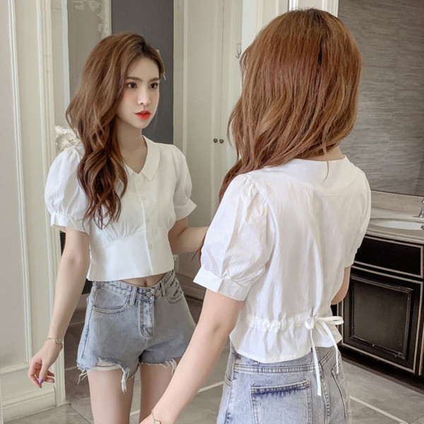 Moderns sieviešu krekls ar mežģīnēm un platām piedurknēm