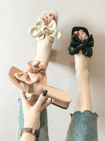 Modernas sieviešu čības no eko ādas ar plakanu zoli un lentīti