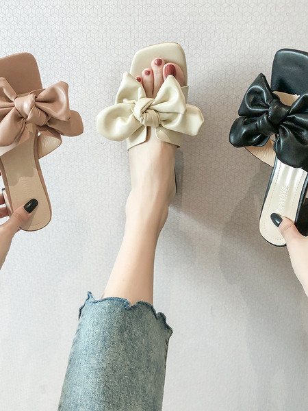 Modernas sieviešu čības no eko ādas ar plakanu zoli un lentīti