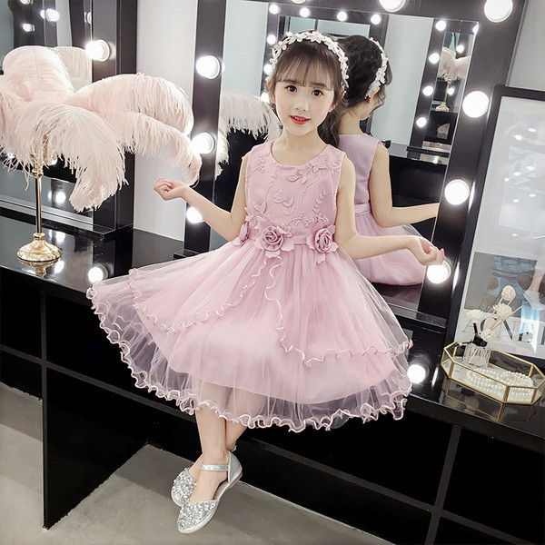 Vasaras bērnu kleita ar ovālu kakla izgriezumu, tillu un 3D ziediem