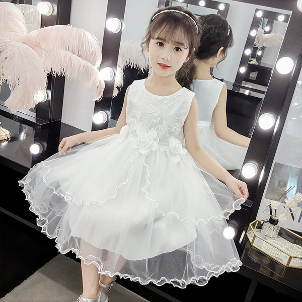 Vasaras bērnu kleita ar ovālu kakla izgriezumu, tillu un 3D ziediem