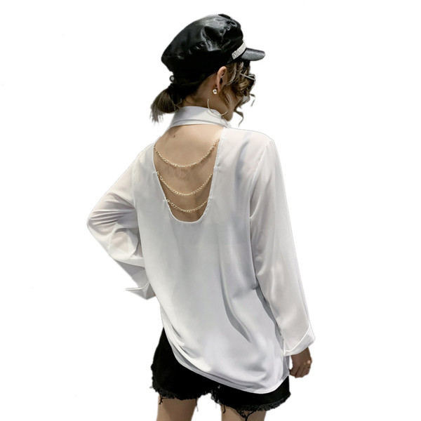 Sieviešu krekla plats modelis ar garām piedurknēm un klasisku apkakli