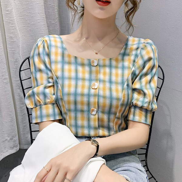 Rūtains sieviešu krekls ar kvadrātveida kakla izgriezumu un pogām