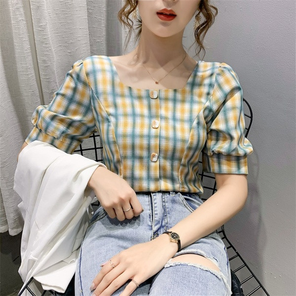 Rūtains sieviešu krekls ar kvadrātveida kakla izgriezumu un pogām