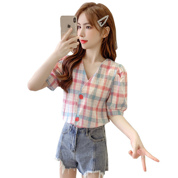 Rūtains sieviešu krekls ar V veida kakla izgriezumu un platām piedurknēm