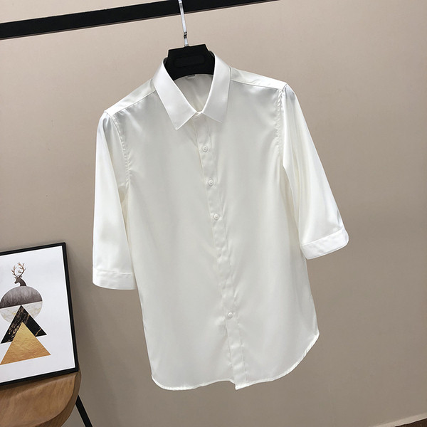 Vienkāršs vīriešu krekls ar klasisku apkakli un 3/4 piedurknēm