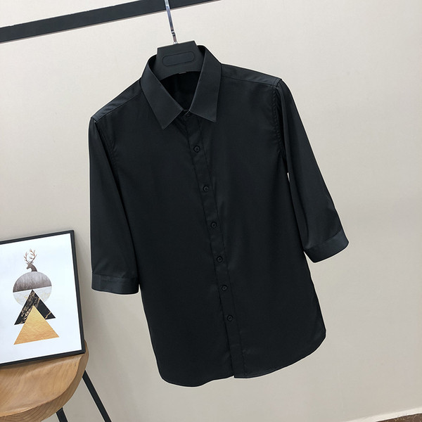 Vienkāršs vīriešu krekls ar klasisku apkakli un 3/4 piedurknēm