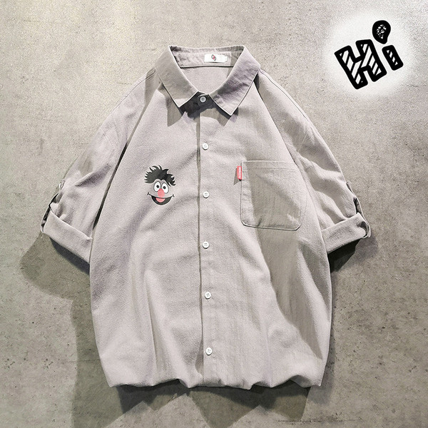 Ikdienas vīriešu krekls ar īsām piedurknēm un aplikāciju