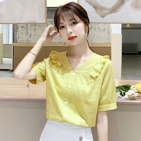 Sieviešu plats krekls ar lokām un špica kakla izgriezumu