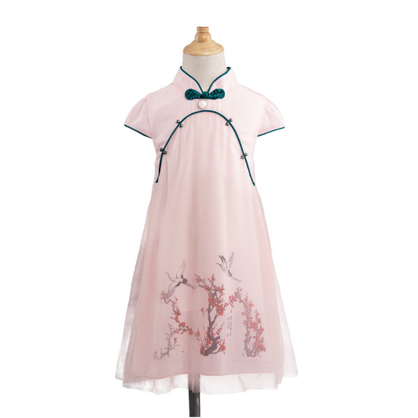 Bērnu kleita ar īsām piedurknēm, izšuvumu un zemu apkakli