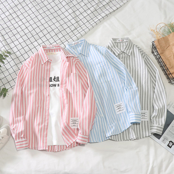 Hosszú ujjú, feliratos csíkos férfi ing