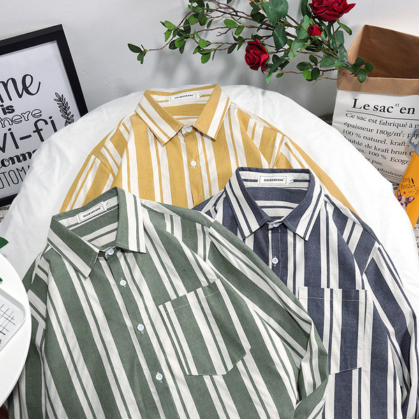 Csíkos férfi ing klasszikus gallérral, hosszú ujjal és zsebbel