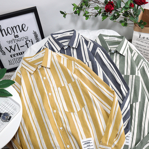 Csíkos férfi ing klasszikus gallérral, hosszú ujjal és zsebbel