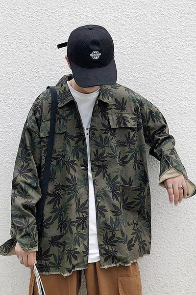 Aktuális férfi ing hosszú ujjal és klasszikus gallérral