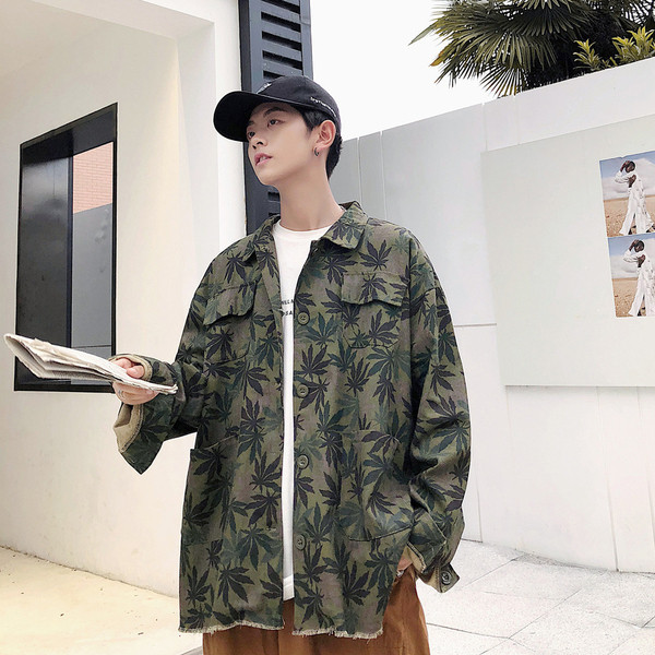 Aktuális férfi ing hosszú ujjal és klasszikus gallérral