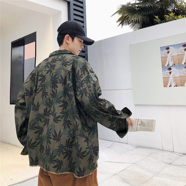 Aktuális férfi ing hosszú ujjal és klasszikus gallérral