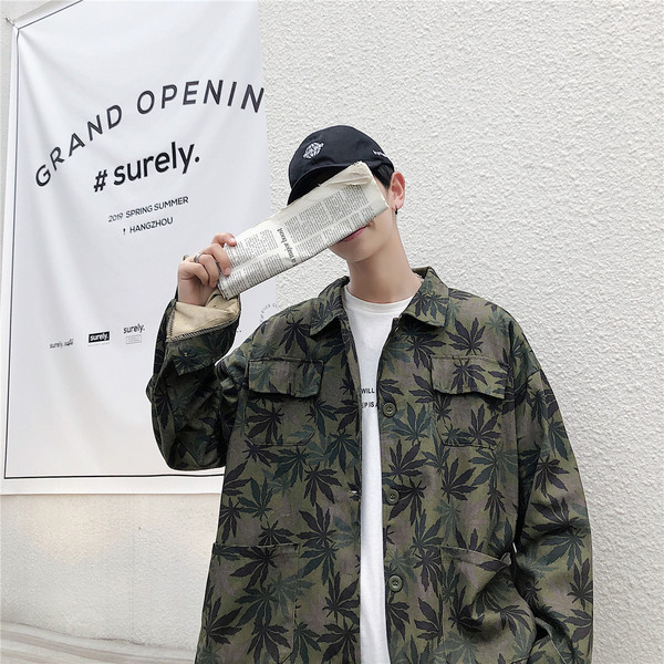 Aktuális férfi ing hosszú ujjal és klasszikus gallérral