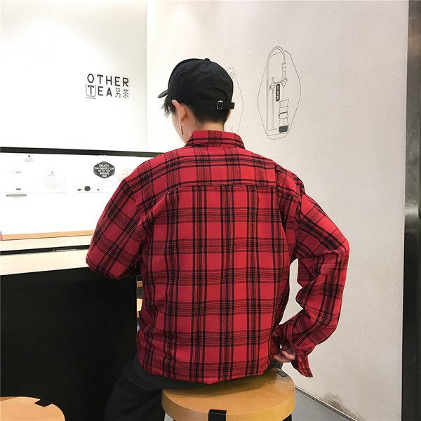 Kockás férfi ing széles modell hosszú ujjal és klasszikus gallérral