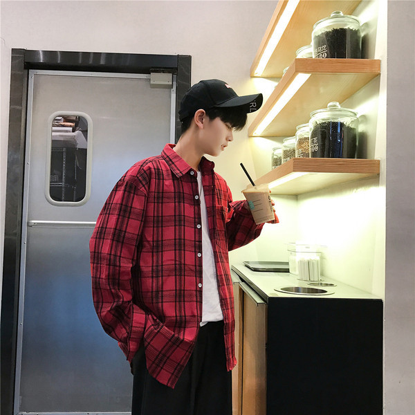 Kockás férfi ing széles modell hosszú ujjal és klasszikus gallérral