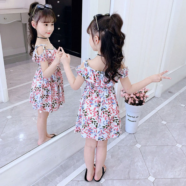 Nyári gyerekruha virágmintával