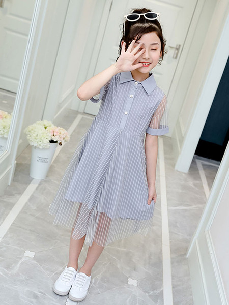 Gyerekruha klasszikus gallérral és tüllel