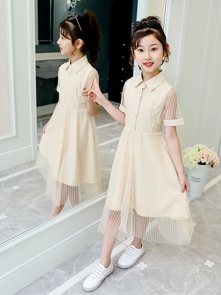 Gyerekruha klasszikus gallérral és tüllel