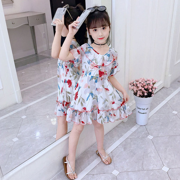 Testreszabott gyerekruha ovális nyakkivágással és rövid ujjakkal