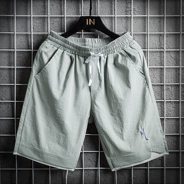 Alkalmi férfi rövidnadrág elasztikus derékkal és hímzéssel