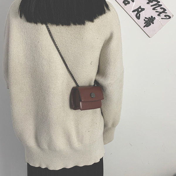 Női modern kis bőrtáska