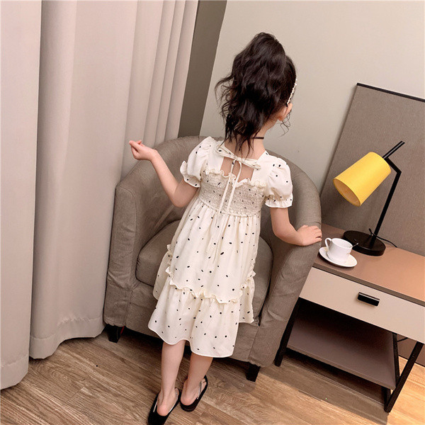 Lezser, pöttyös gyerekruha szögletes nyakkivágással